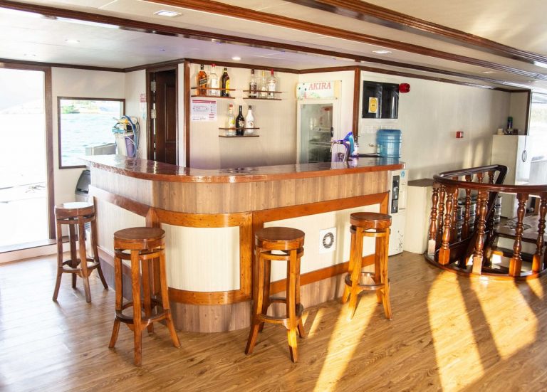 Emperor-Voyager-bar-1